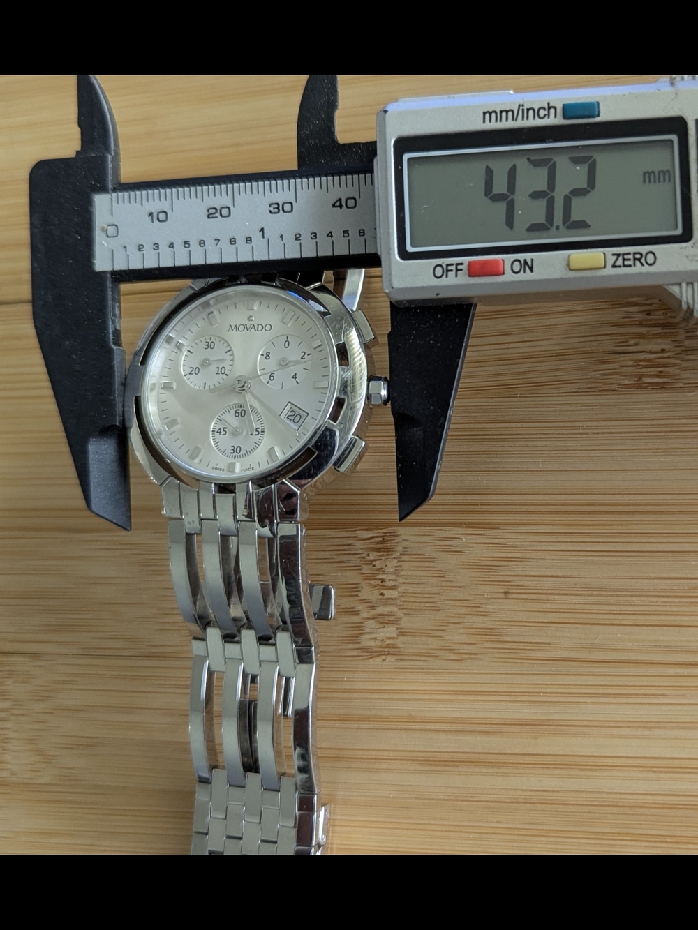 Movado Men's Silver Chronograph Bracelet Watch - Picture 15 of 16